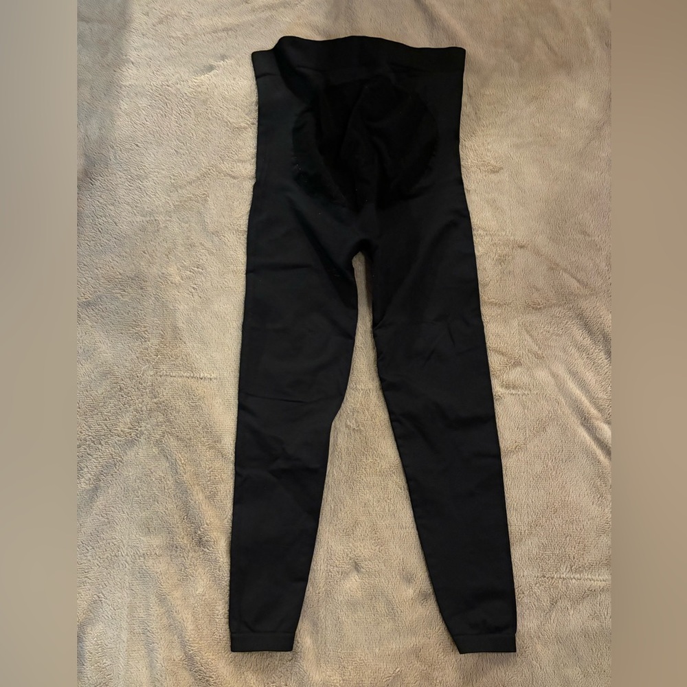 Maternity Leggings size small. In good condition.